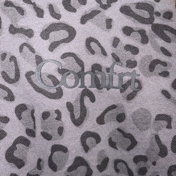 Comfrt Panther Print Sweatshirt - Picture 3 of 3